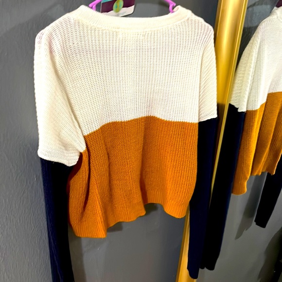 Cute sweater - Picture 1 of 1